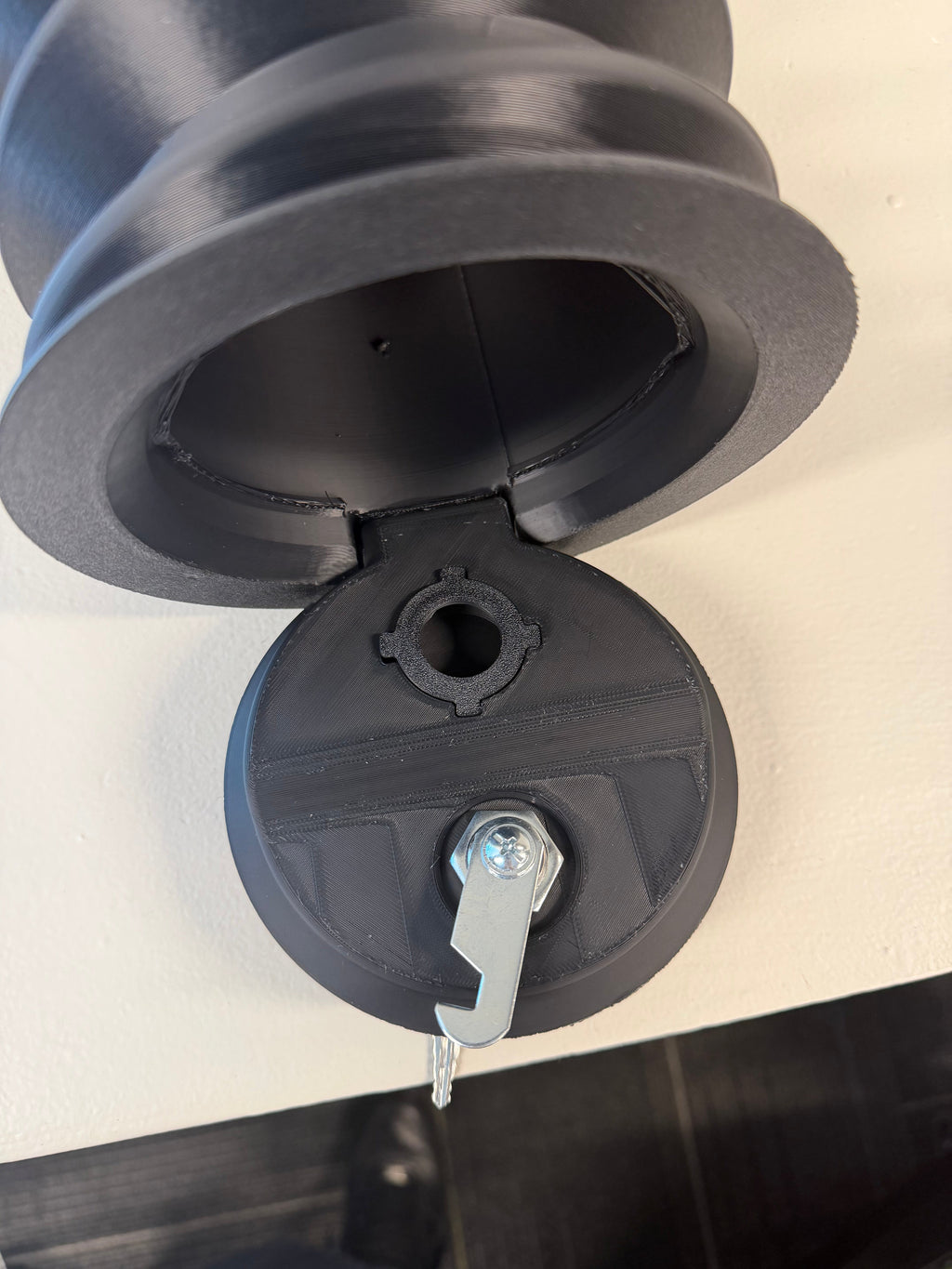 Beach Sand Lock Box with Mount for Apple Air Tag