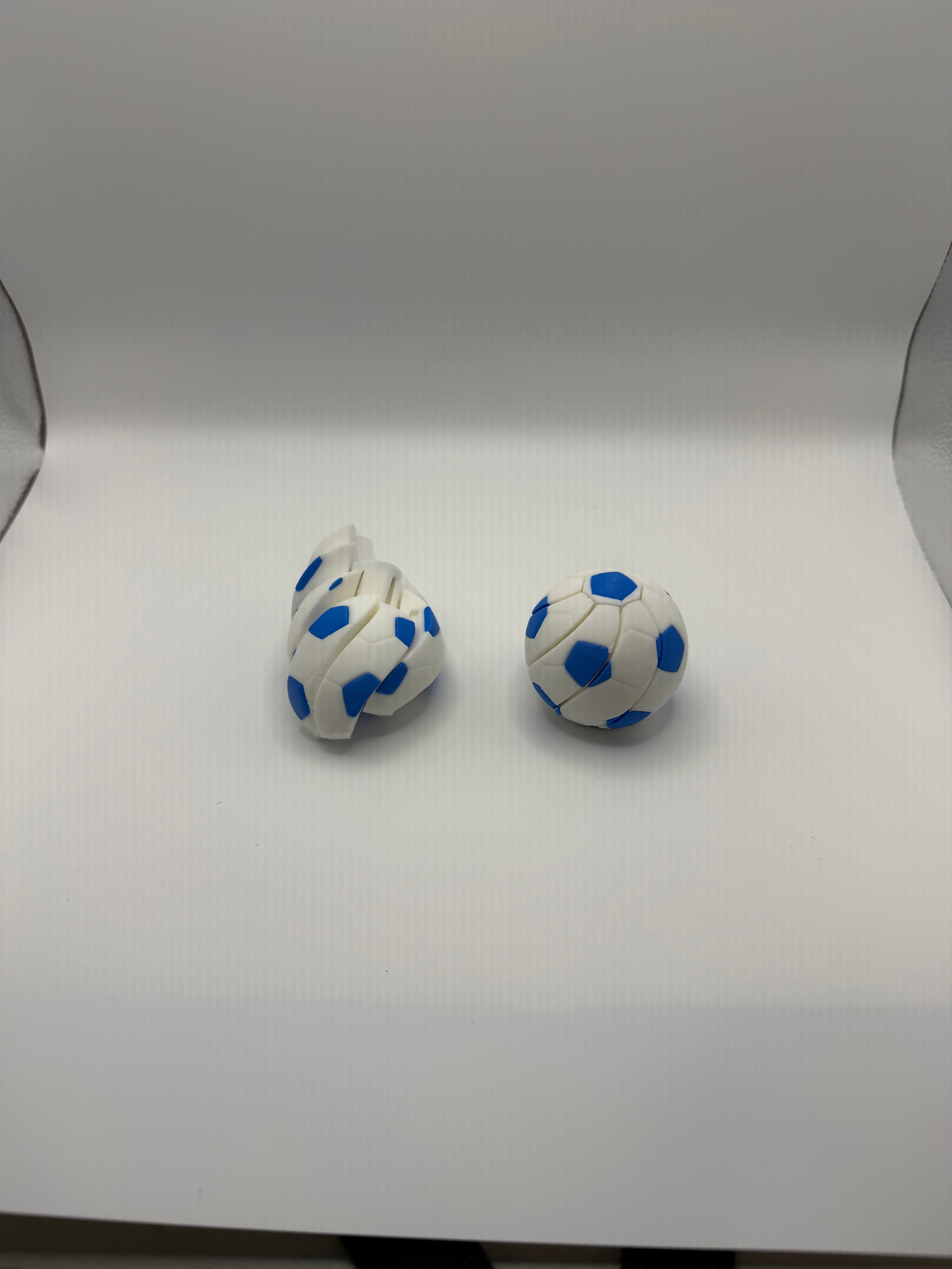 Fidget - Collapsing Soccer Ball