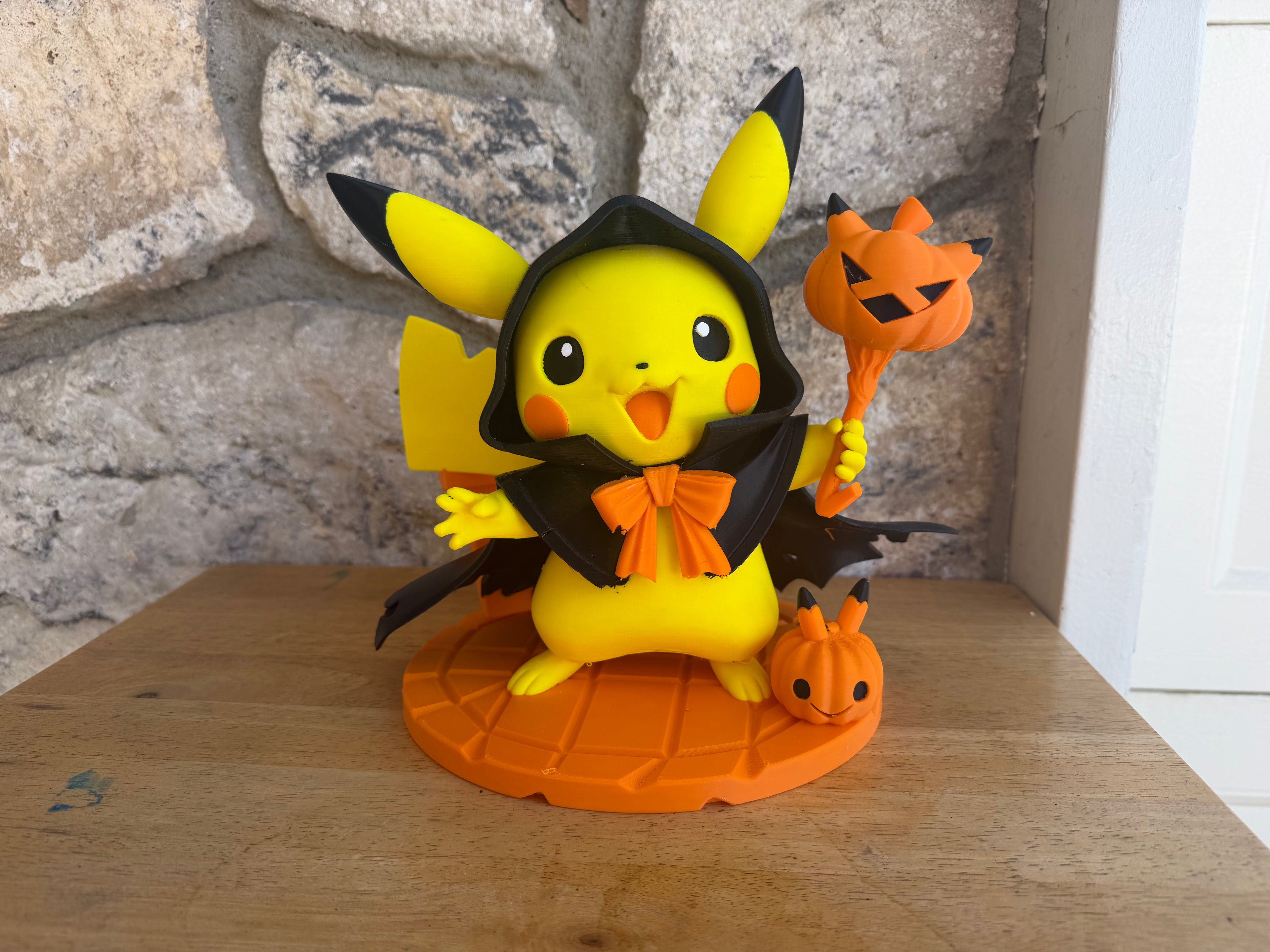 Electric Rat w/ Pumkins 10 inches wide x 10 inches long x 10 inches tall